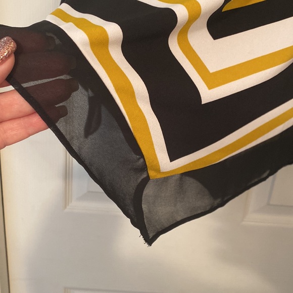 Alfani A symmetrical Mustard, white and black tunic!  NWT Stunning! No paper tag - Picture 5 of 10